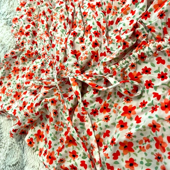 GAP Women’s Floral Tank Top, Size L, Excellent Condition!! Cute!! - Picture 2 of 5